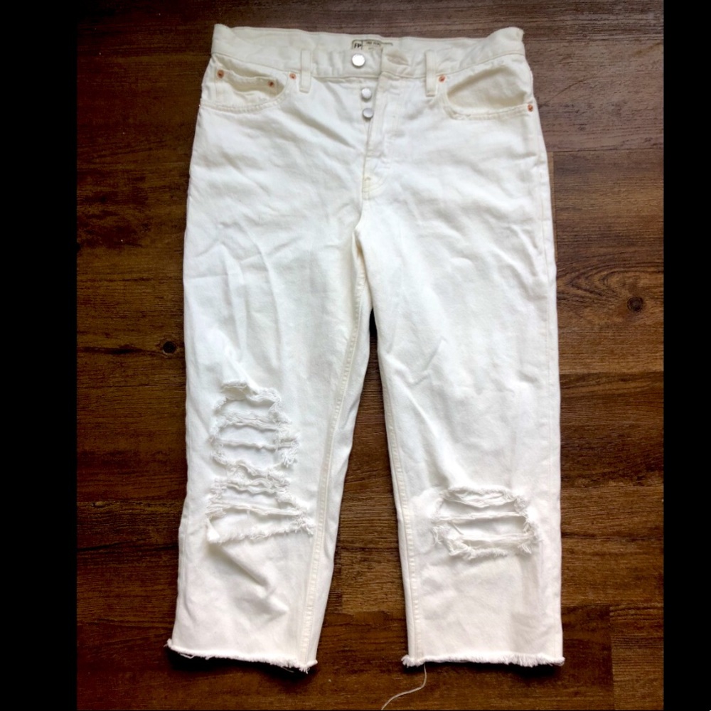 Free People white boyfriend jeans, size 28